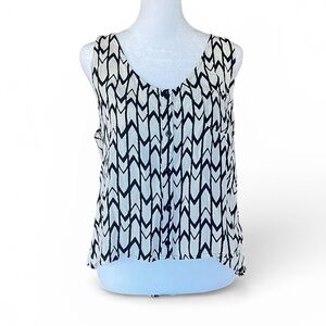 Forever 21 Black White Abstract Tank Top L Flowy High Low Hem Button Front